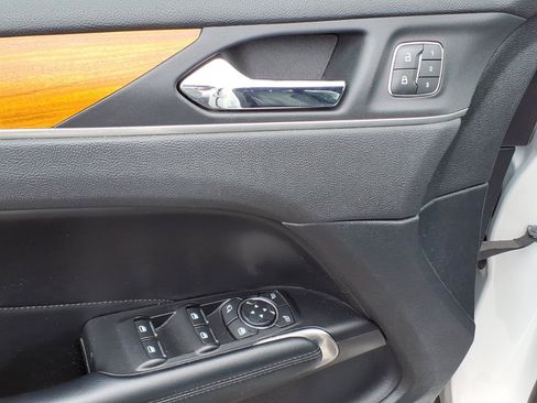 Used 2019 Lincoln MKC Select w/ Select Plus Package FWD image 15