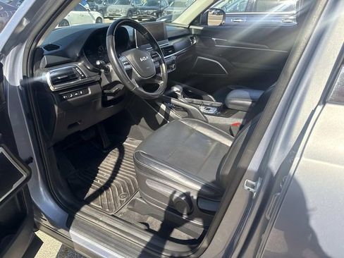 Used 2022 Kia Telluride LX image 19