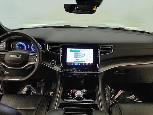 Used 2024 Jeep Wagoneer L Series II w/ Flexible Seating Group image 38