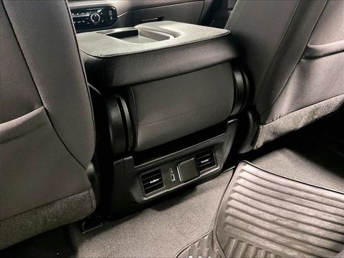 Used 2023 Chevrolet Silverado 1500 LT AWD/4WD image 27