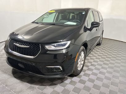 Used 2024 Chrysler Pacifica Touring-L