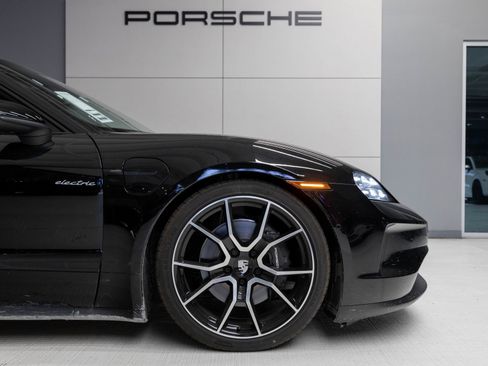Used 2025 Porsche Taycan 4 image 11