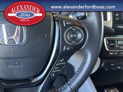 Used 2016 Honda Pilot Touring image 25