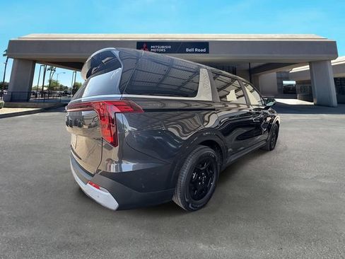 Used 2026 Kia Carnival FWD image 6