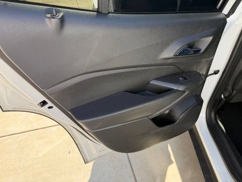 Used 2024 Chevrolet Trax RS FWD image 5