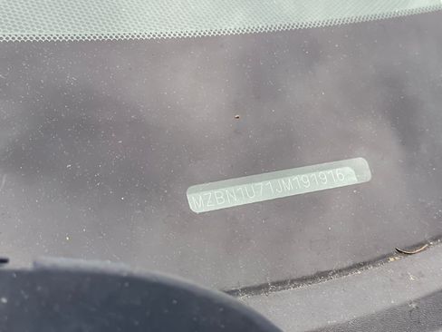 Used 2018 MAZDA MAZDA3 Sport FWD image 2