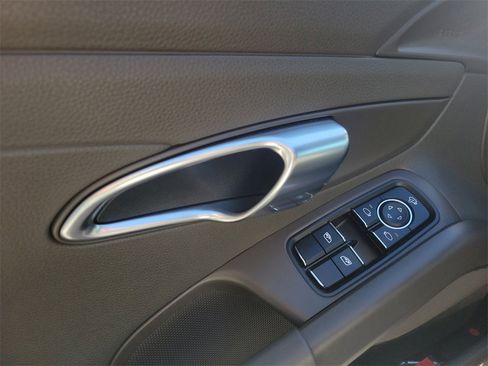 Certified 2023 Porsche 718 Boxster image 25