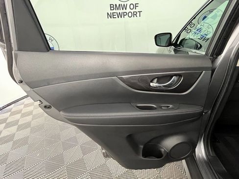 Used 2020 Nissan Rogue SV image 26