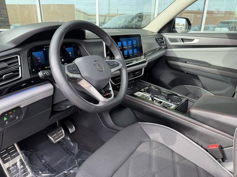 Used 2024 Volkswagen Atlas Peak Edition SEL image 34