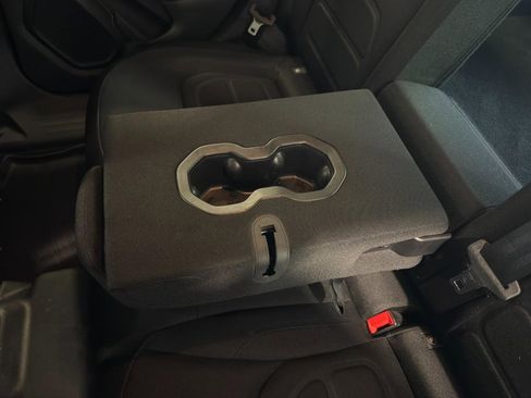 Used 2019 Jeep Renegade Latitude w/ Cold Weather Group image 22