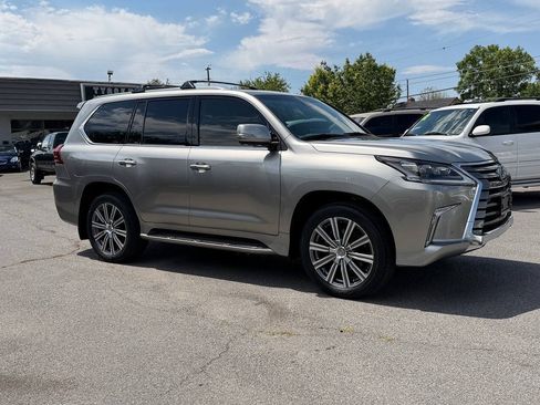 Used 2017 Lexus LX 570 4WD w/ Luxury Package image 7