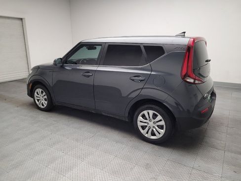Used 2022 Kia Soul LX FWD image 3