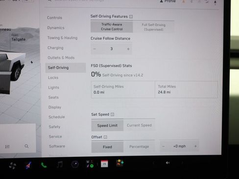 Used 2024 Tesla Cybertruck AWD Crew Cab image 17