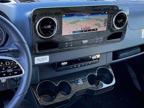 Used 2024 Mercedes-Benz Sprinter 3500 image 8