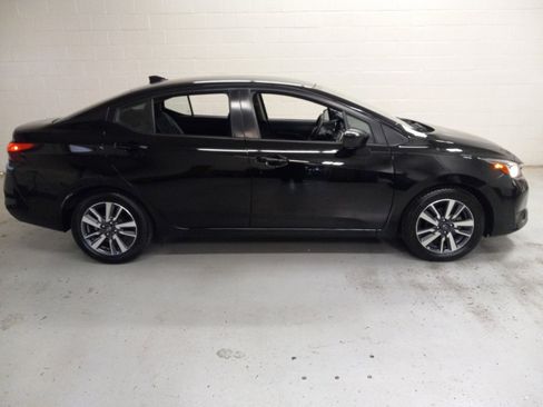 Used 2023 Nissan Versa SV image 2