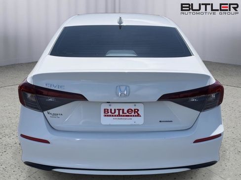 Used 2025 Honda Civic Sport image 4