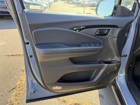 Used 2022 Honda Passport Elite image 12