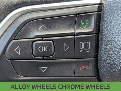 Certified 2025 Jeep Grand Cherokee L Altitude AWD/4WD image 18