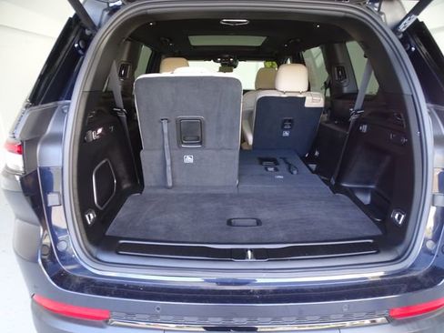 Certified 2024 Jeep Grand Cherokee L Limited w/ Luxury Tech Group II image 23