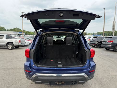 Used 2019 Nissan Pathfinder Platinum AWD/4WD image 12