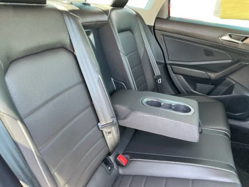 Used 2023 Volkswagen Jetta SE FWD image 21