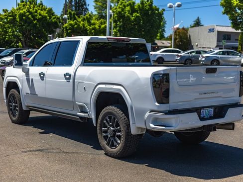 Used 2023 GMC Sierra 3500 Denali w/ Denali Ultimate Package AWD/4WD image 16