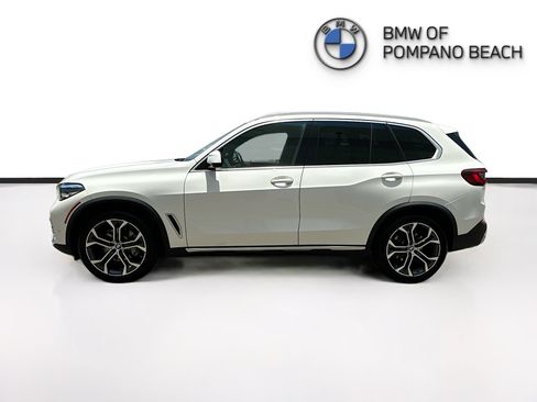 Used 2022 BMW X5 sDrive40i w/ Premium Package RWD image 4