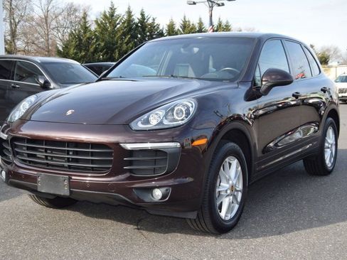 Used 2016 Porsche Cayenne image 1