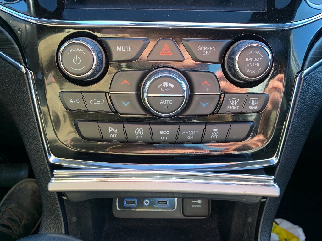 Used 2021 Jeep Grand Cherokee Limited AWD/4WD image 26