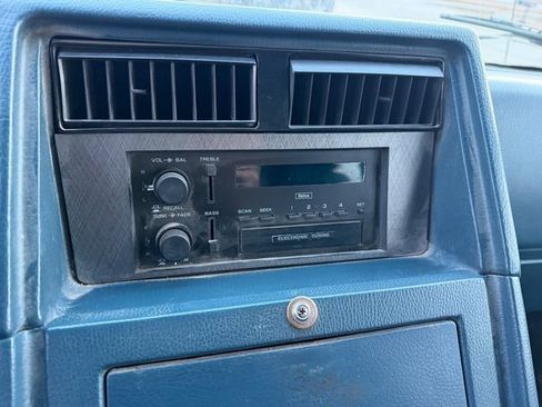 Used 1995 Chevrolet G30 Extended Sportvan image 17