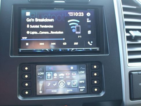 Used 2015 Ford F150 Lariat AWD/4WD image 33