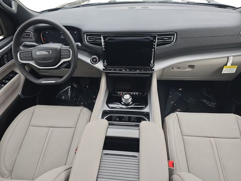 New 2026 Jeep Grand Wagoneer 2WD image 9