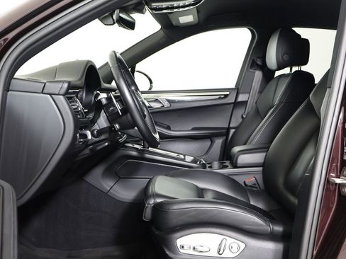 Certified 2023 Porsche Macan S AWD/4WD image 5