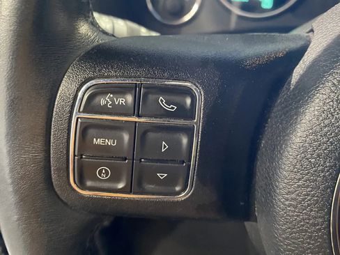 Used 2018 Jeep Wrangler Unlimited Rubicon w/ Connectivity Group image 19