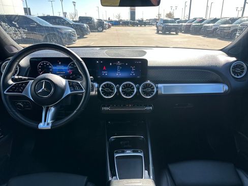 Used 2025 Mercedes-Benz GLB 250 4MATIC image 16