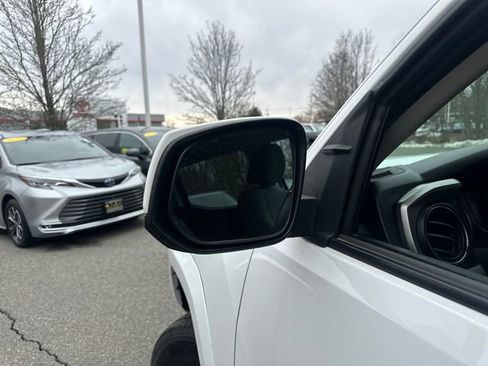 Certified 2018 Toyota Tacoma SR5 image 15