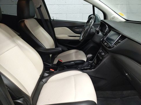 Used 2018 Buick Encore Preferred image 7