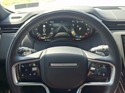 Used 2025 Land Rover Range Rover Sport AWD/4WD image 19