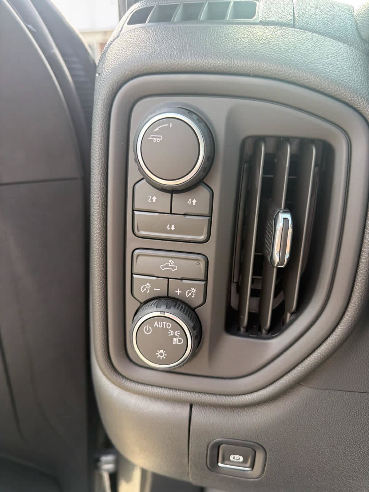 Used 2026 Chevrolet Silverado 3500 W/T AWD/4WD image 22