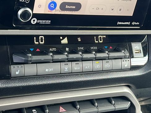 Used 2022 Toyota Tundra SR5 w/ SR5 Premium Package AWD/4WD image 14
