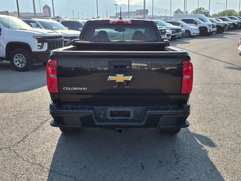 Used 2015 Chevrolet Colorado Z71 AWD/4WD image 4