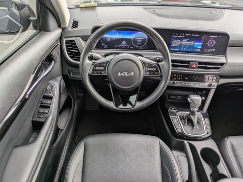 Certified 2024 Kia Seltos EX FWD image 13