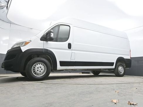 Used 2025 RAM ProMaster 2500 w/ Convenience Group FWD image 32