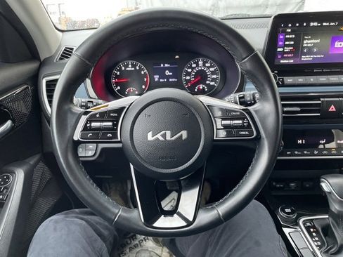 Certified 2023 Kia Seltos S w/ Navigation Package image 21