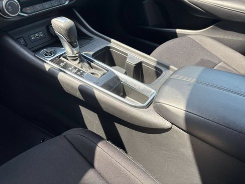 Used 2025 Nissan Sentra SV FWD image 39