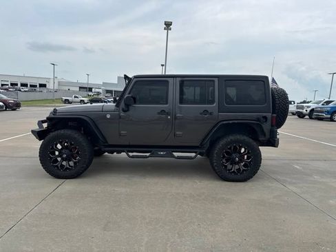 Used 2017 Jeep Wrangler Unlimited Sport w/ Quick Order Package 24S AWD/4WD image 3