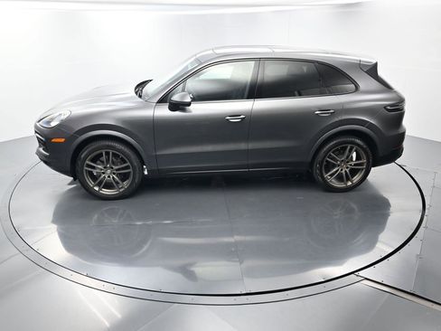 Used 2019 Porsche Cayenne image 34