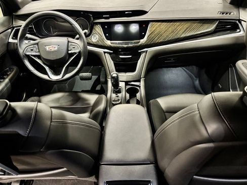 Used 2022 Cadillac XT6 Premium Luxury FWD image 12