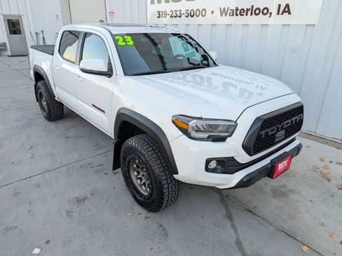 Used 2023 Toyota Tacoma TRD Off-Road image 9