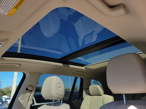 Certified 2026 Mercedes-Benz GLS 450 4MATIC image 35